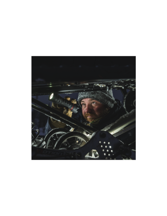 Wodoodporna latarka akumulatorowa 740 lumenów COAST PS500R