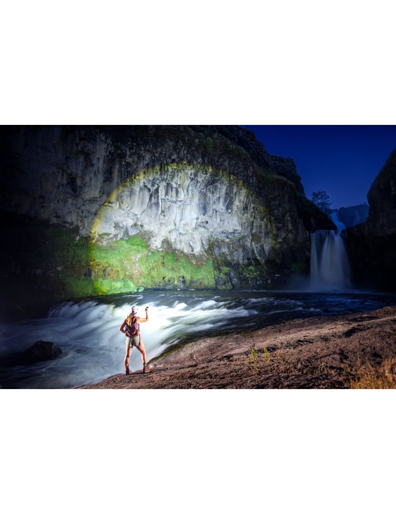 Latarka akumulatorowa z wyświetlaczem PowerIQ 8000 lumenów COAST XP40R