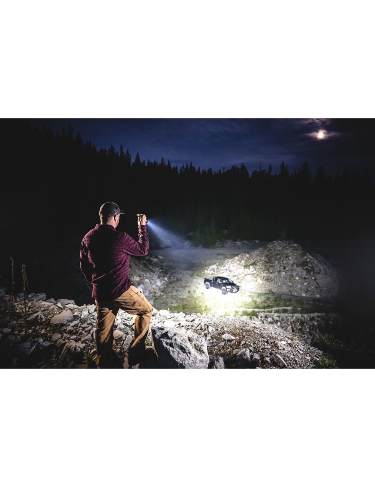 Latarka akumulatorowa z wyświetlaczem PowerIQ 8000 lumenów COAST XP40R