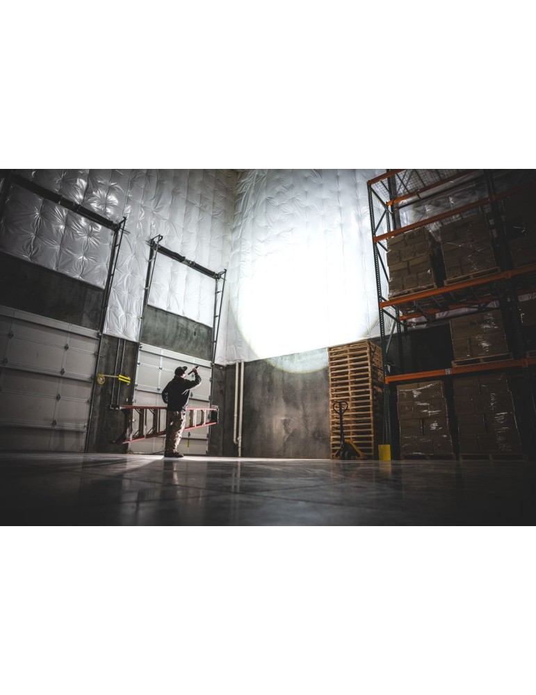 Latarka akumulatorowa z wyświetlaczem PowerIQ 8000 lumenów COAST XP40R